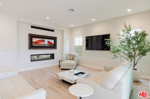 11713 Toyon Drive, Chatsworth, CA 91311