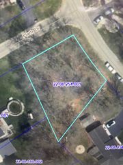 415 Saint Francis Drive, Dixon, IL 61021