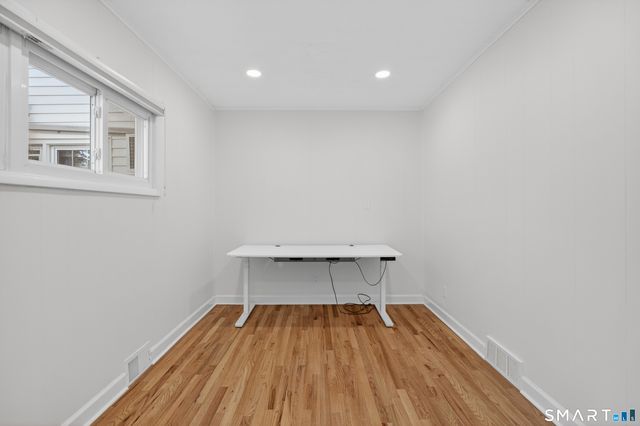 195 laurel Place, Bridgeport, CT 06604