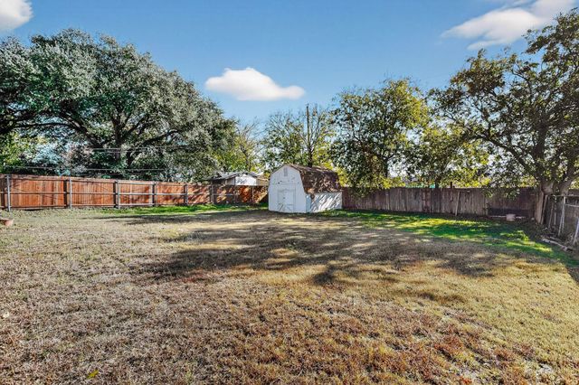 2712 Pennington Street, Irving, TX 75062