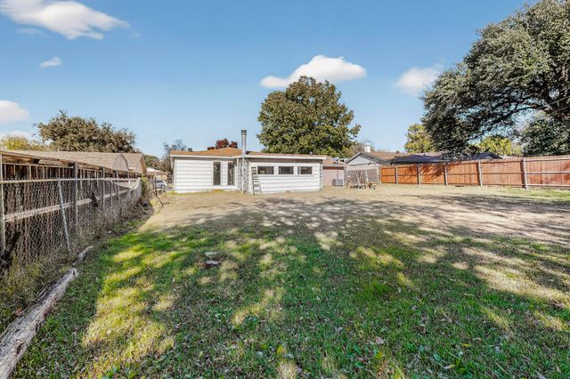 2712 Pennington Street, Irving, TX 75062