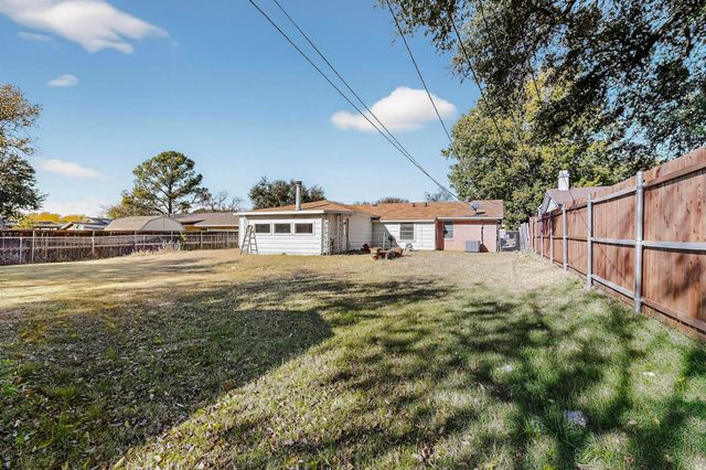 2712 Pennington Street, Irving, TX 75062