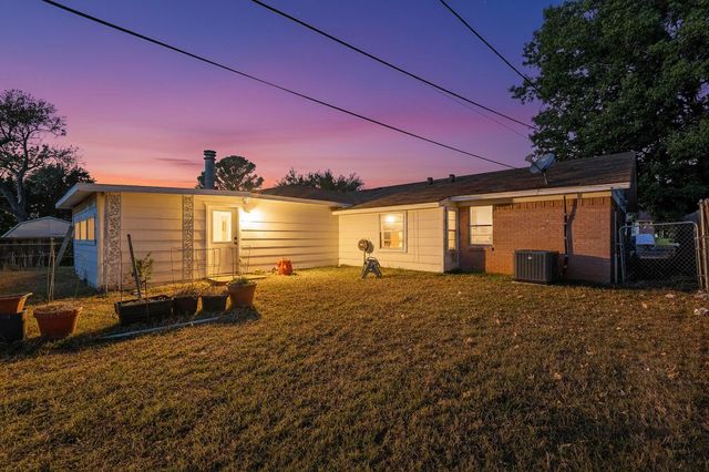 2712 Pennington Street, Irving, TX 75062