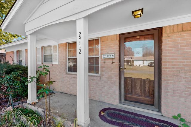 2712 Pennington Street, Irving, TX 75062