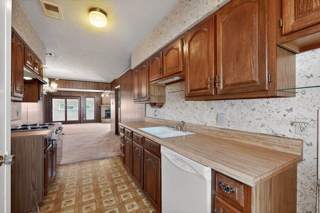 2712 Pennington Street, Irving, TX 75062