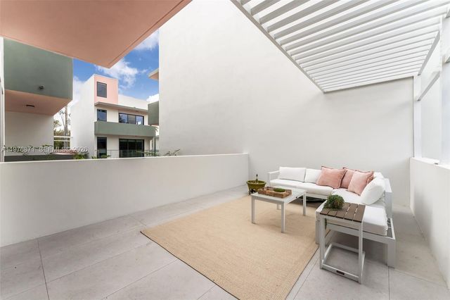 721 SW 11th Street F, Miami, FL 33129