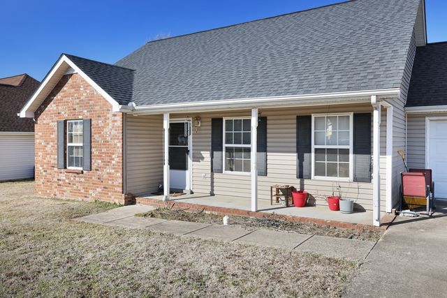 2223 Rosecran Cir, La Vergne, TN 37086