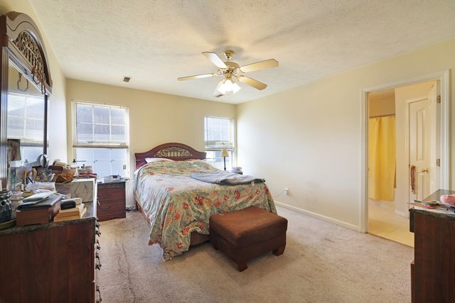 2223 Rosecran Cir, La Vergne, TN 37086