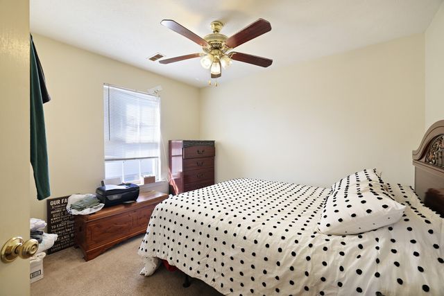 2223 Rosecran Cir, La Vergne, TN 37086