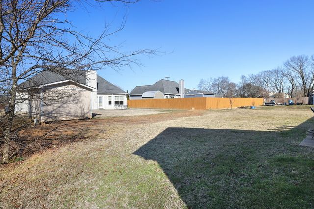 2223 Rosecran Cir, La Vergne, TN 37086