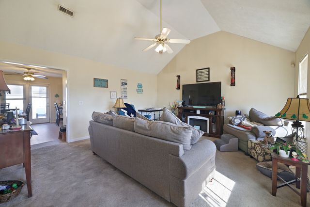 2223 Rosecran Cir, La Vergne, TN 37086