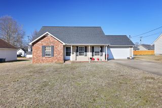2223 Rosecran Cir, La Vergne, TN 37086