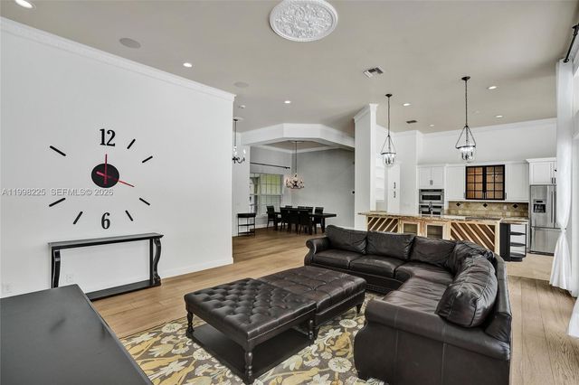 12350 NW 6th St, Plantation, FL 33325