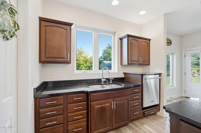 534 Buckingham Road, Gray, TN 37615