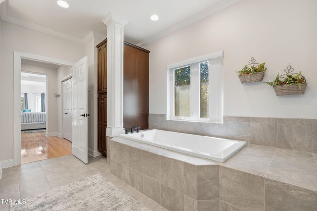 534 Buckingham Road, Gray, TN 37615