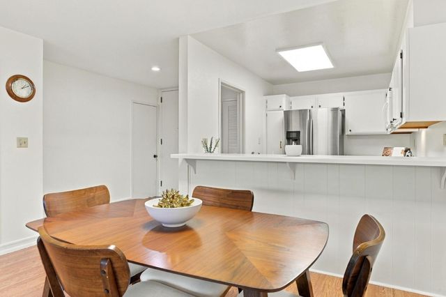2140 Santa Cruz Avenue A207, Menlo Park, CA 94025