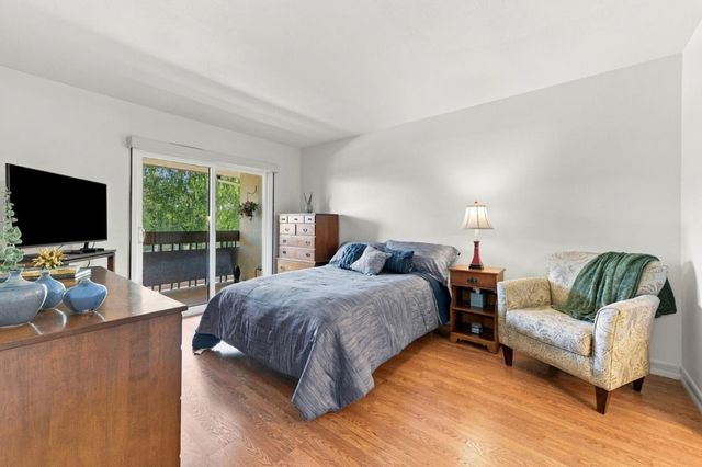 2140 Santa Cruz Avenue A207, Menlo Park, CA 94025