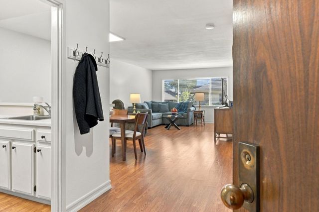 2140 Santa Cruz Avenue A207, Menlo Park, CA 94025