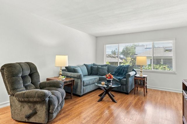 2140 Santa Cruz Avenue A207, Menlo Park, CA 94025