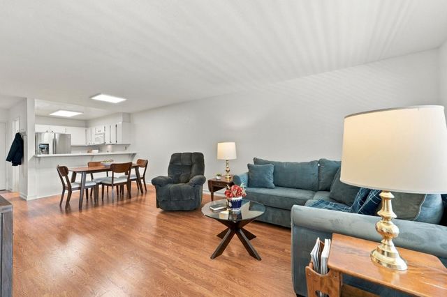 2140 Santa Cruz Avenue A207, Menlo Park, CA 94025