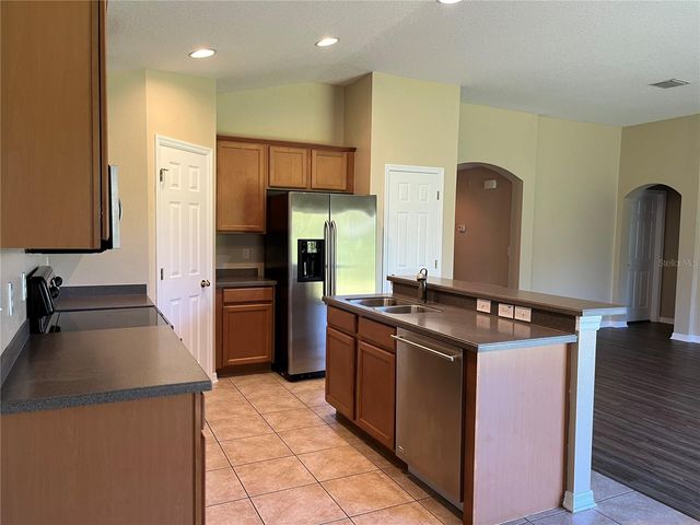 5909 SWEET WILLIAM TERRACE, Land O Lakes, FL 34639