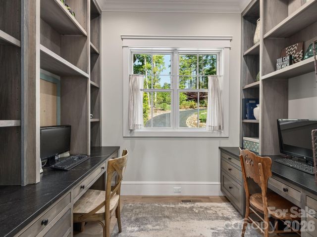 41 Hawberry Court, Asheville, NC 28805