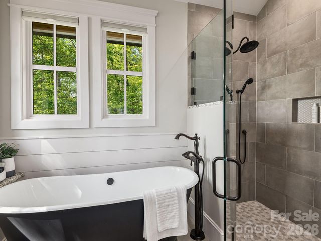 41 Hawberry Court, Asheville, NC 28805