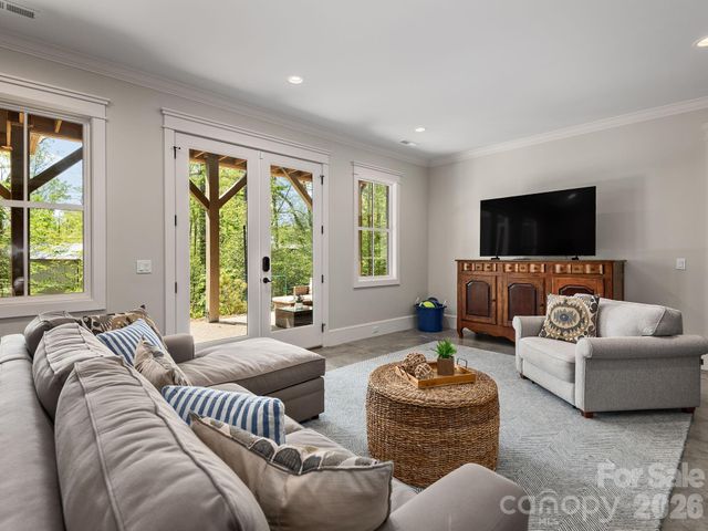 41 Hawberry Court, Asheville, NC 28805