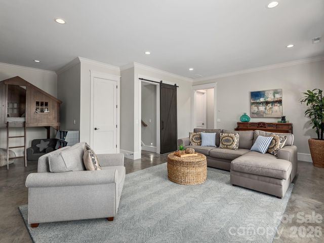 41 Hawberry Court, Asheville, NC 28805