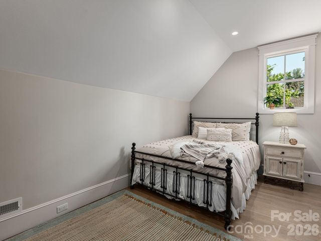 41 Hawberry Court, Asheville, NC 28805