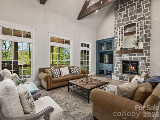 41 Hawberry Court, Asheville, NC 28805