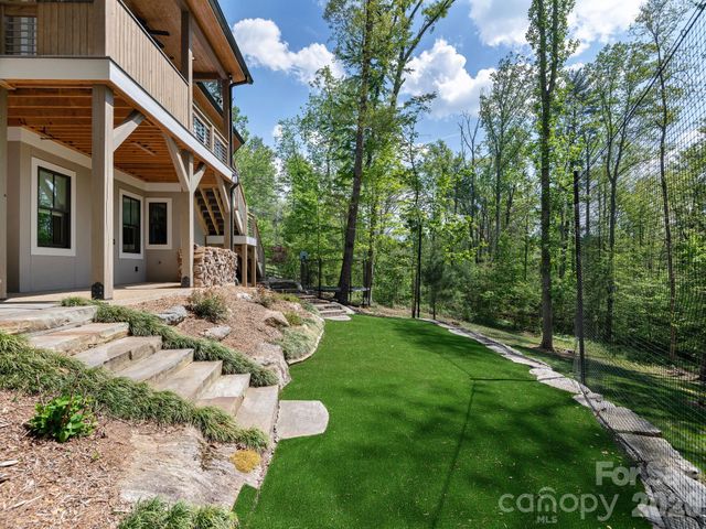 41 Hawberry Court, Asheville, NC 28805
