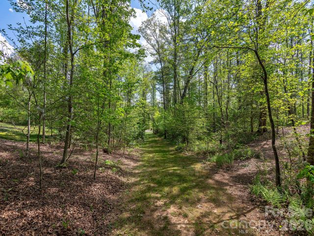 41 Hawberry Court, Asheville, NC 28805