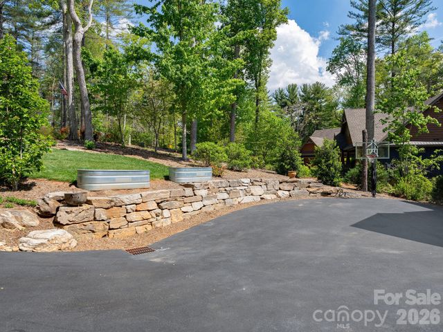 41 Hawberry Court, Asheville, NC 28805