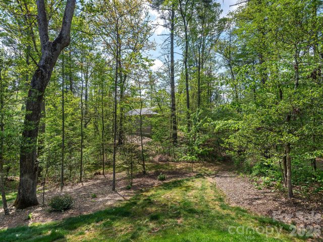 41 Hawberry Court, Asheville, NC 28805