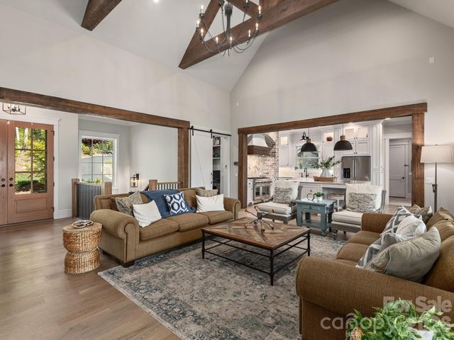 41 Hawberry Court, Asheville, NC 28805