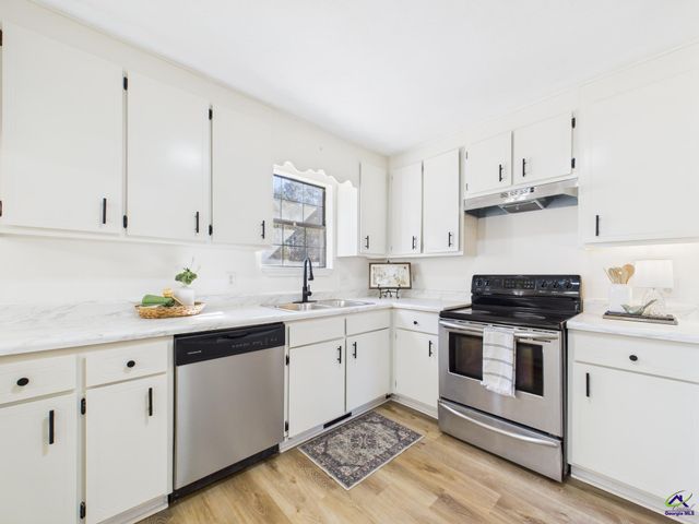 144 Graystone Circle, Macon, GA 31211