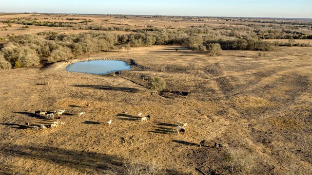 6807 Winedale Road, Burton, TX 77835