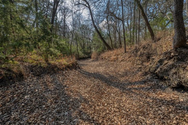 6807 Winedale Road, Burton, TX 77835