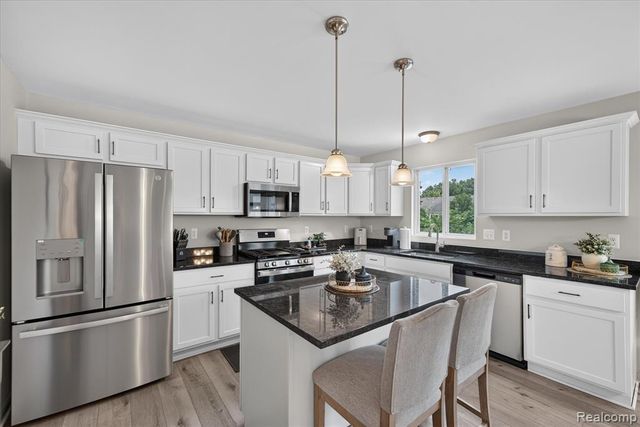 1585 Weeping Willow Court, Ypsilanti, MI 48198