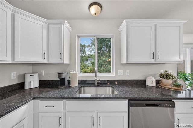1585 Weeping Willow Court, Ypsilanti, MI 48198