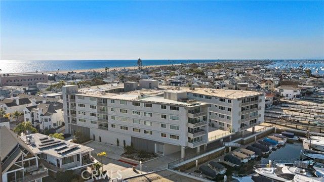 310 Fernando Street 303, Newport Beach, CA 92661