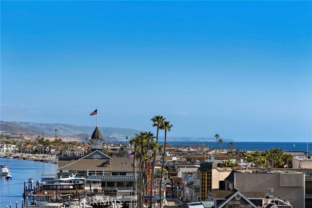 310 Fernando Street 303, Newport Beach, CA 92661