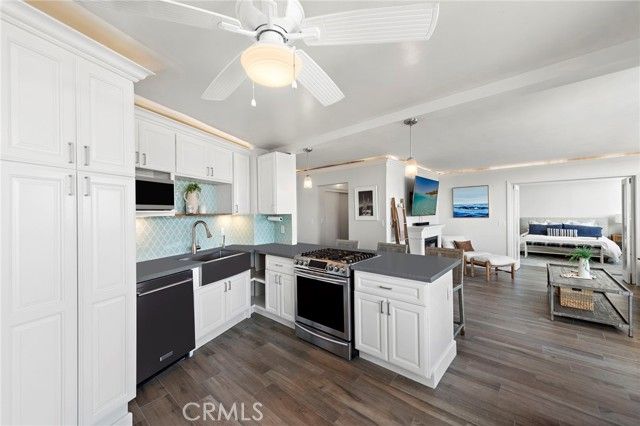 310 Fernando Street 303, Newport Beach, CA 92661