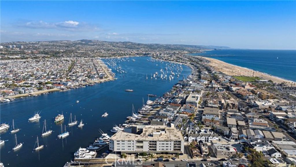 310 Fernando Street 303, Newport Beach, CA 92661