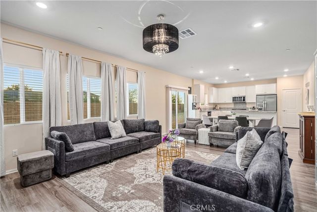 44325 Moccasin Place, Lancaster, CA 93536