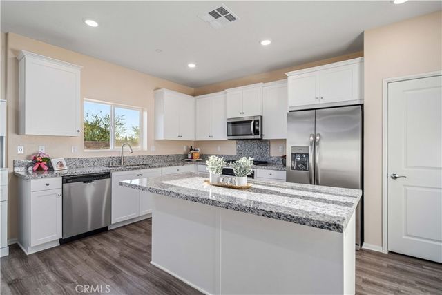 44325 Moccasin Place, Lancaster, CA 93536