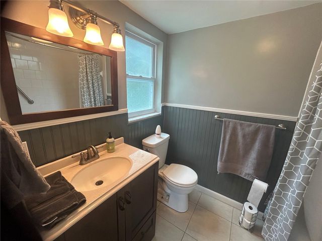 300 35TH AVENUE N F8, St Petersburg, FL 33704