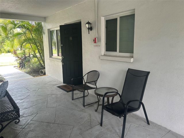 300 35TH AVENUE N F8, St Petersburg, FL 33704