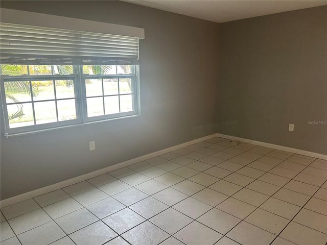 300 35TH AVENUE N F8, St Petersburg, FL 33704